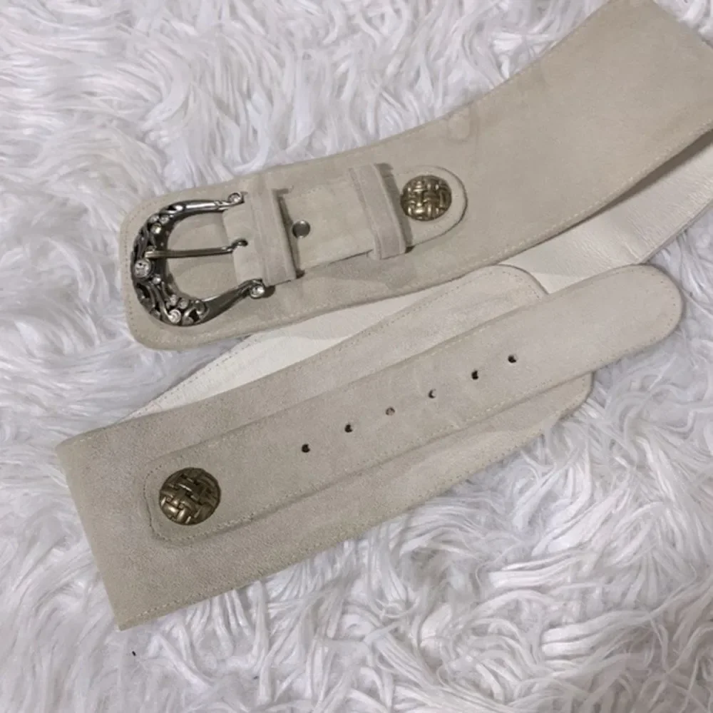 AMORE MIO suede belt goldtone hardware with rhinestones/crystals sz Small